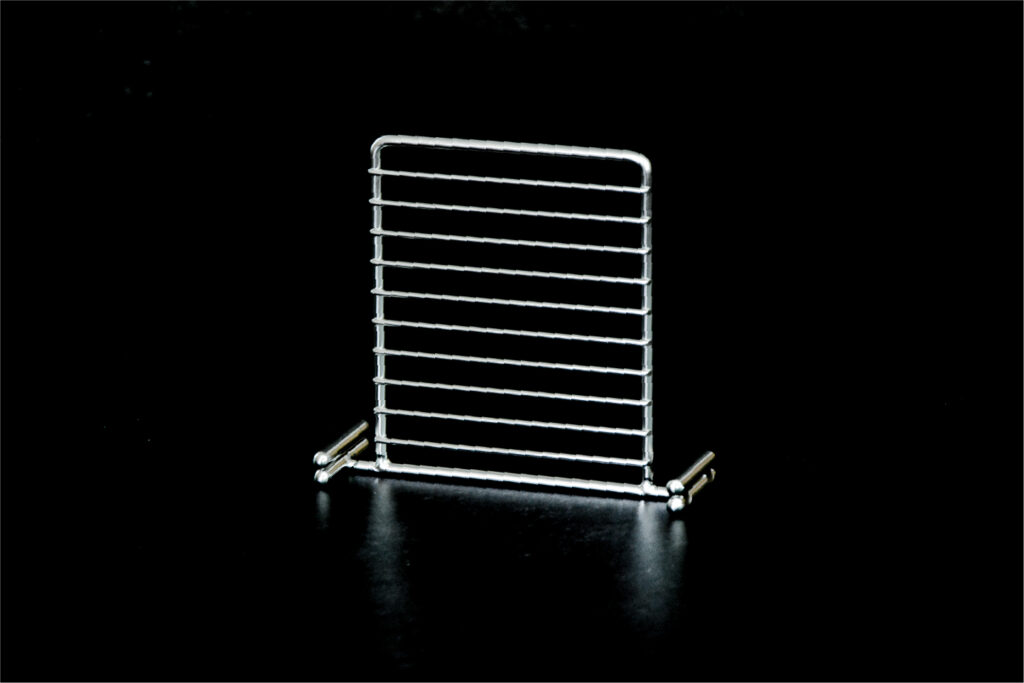 ワイヤーフォーミング（線材加工）製品「ポテトフライヤーS用　仕切網」（業務用厨房用品）